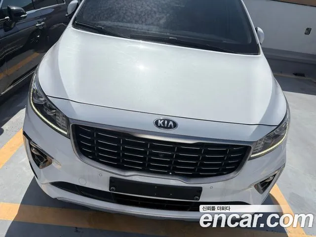 Kia Carnival 2018 thumb 3