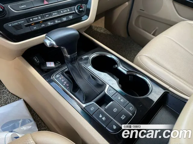 Kia Carnival 2018 thumb 9