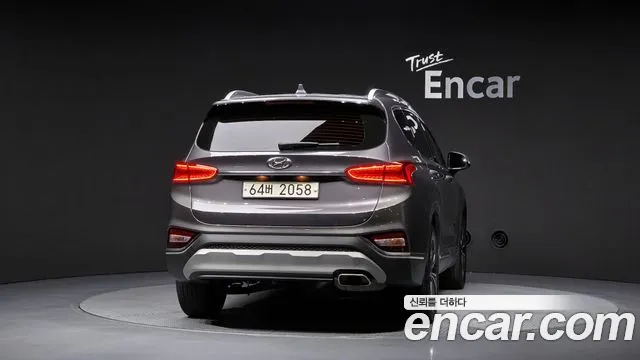 Hyundai Santa Fe 2018 thumb 4
