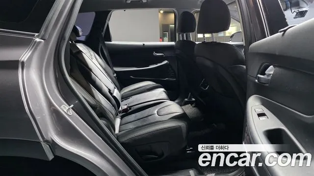 Hyundai Santa Fe 2018 thumb 11