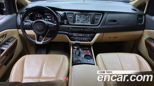 Kia Carnival 2017 thumb 6