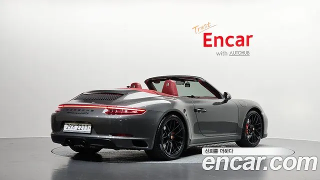 Porsche 911 2018 thumb 2