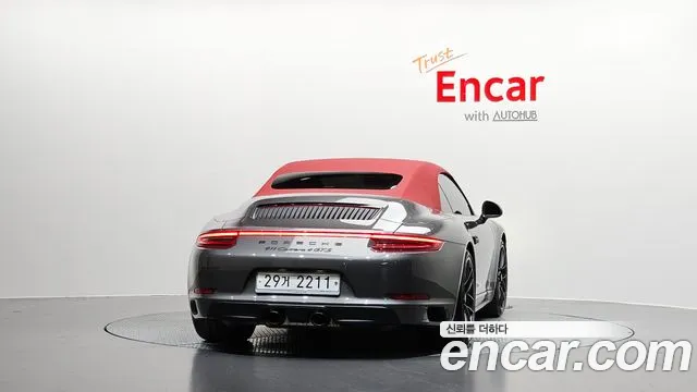 Porsche 911 2018 thumb 4