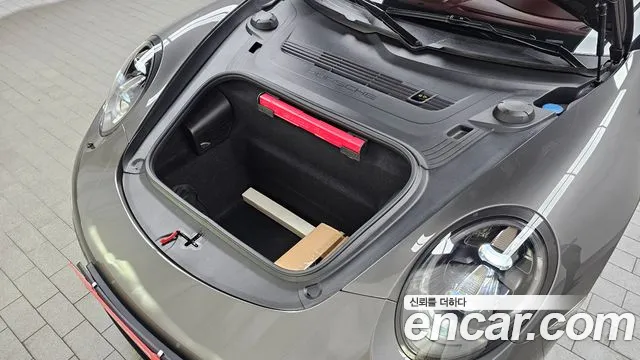 Porsche 911 2018 thumb 6