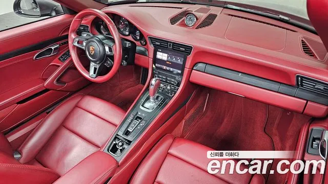 Porsche 911 2018 thumb 7