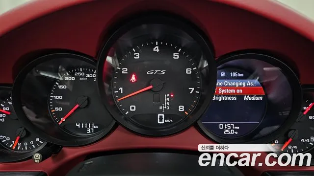 Porsche 911 2018 thumb 8