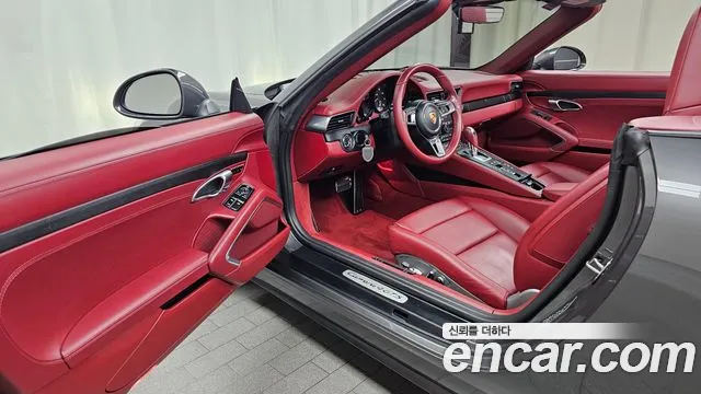 Porsche 911 2018 thumb 10