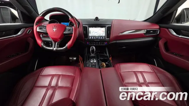 Maserati Levante 2017 thumb 7