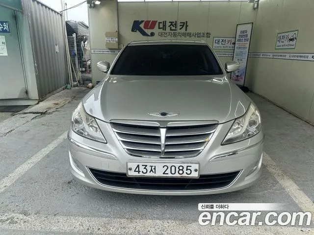 Hyundai Genesis 2013 thumb 2