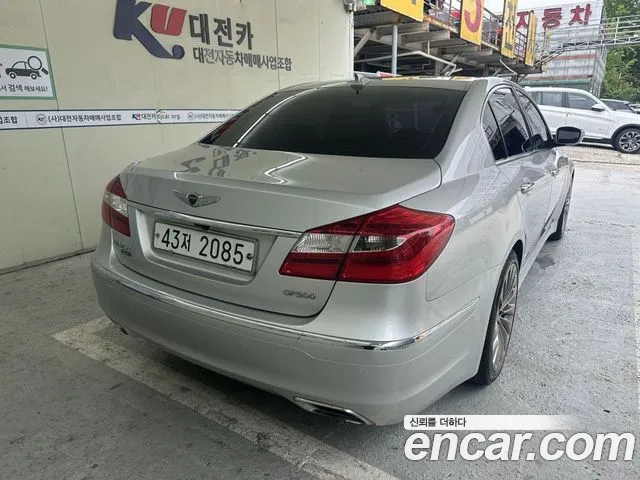 Hyundai Genesis 2013 thumb 4