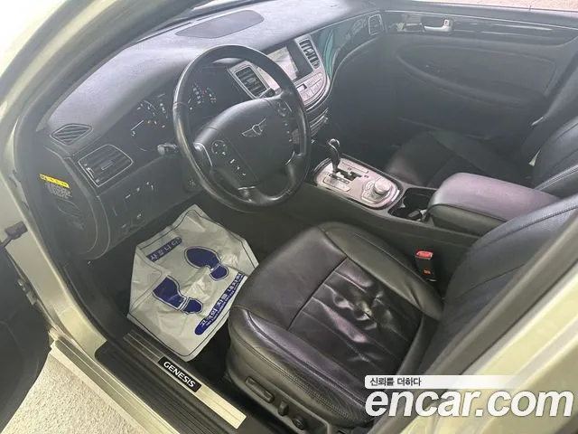 Hyundai Genesis 2013 thumb 6