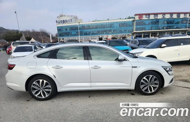 Renault-KoreaSamsung Megane 2016 thumb 6