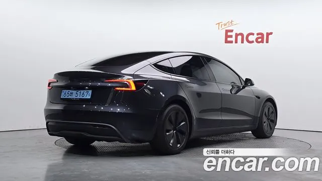 Tesla Model 3 2025 thumb 2