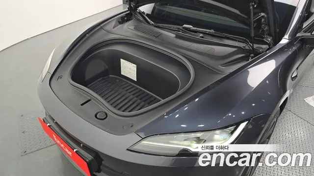 Tesla Model 3 2025 thumb 6