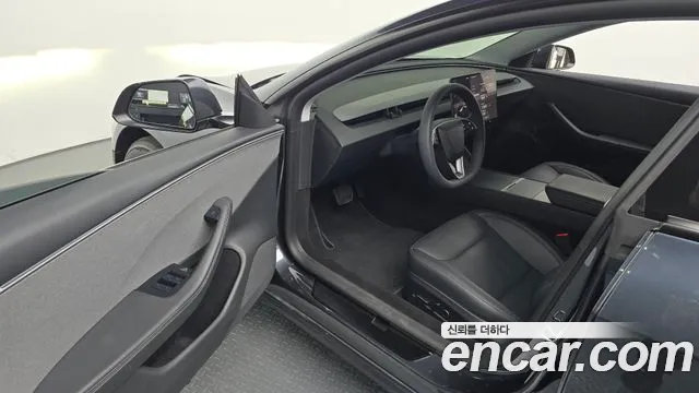 Tesla Model 3 2025 thumb 10