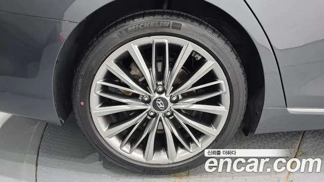 Hyundai Grandeur 2017 thumb 5