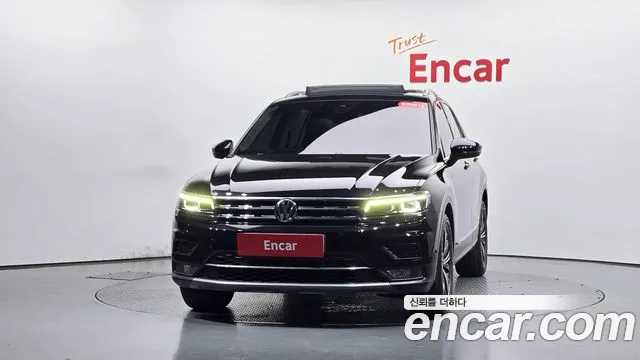 Volkswagen Tiguan 2018 thumb 2