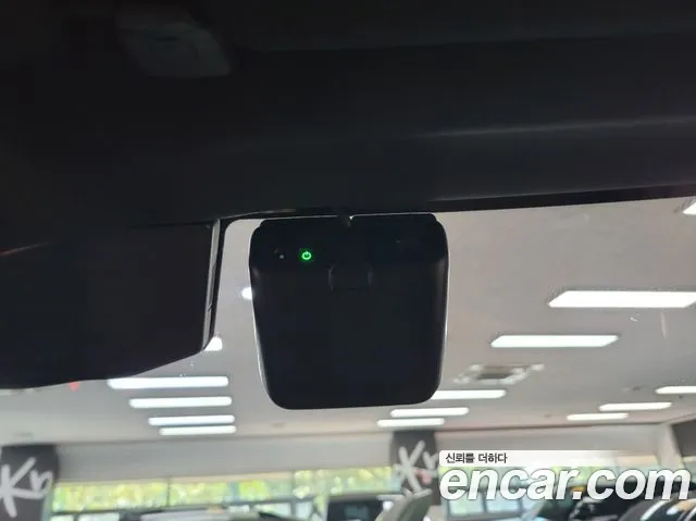 Land Rover Defender 2025 thumb 10