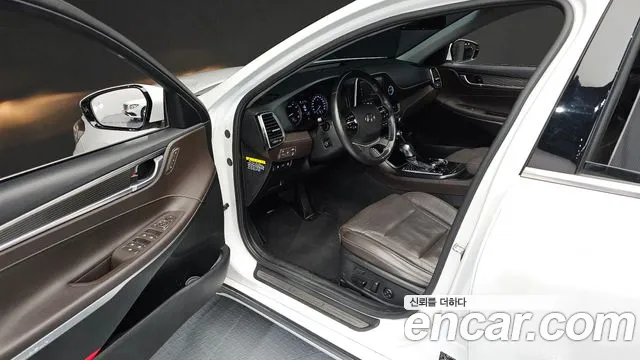 Hyundai Grandeur 2017 thumb 10