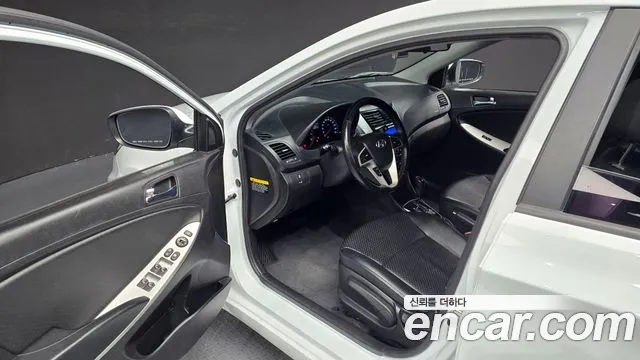 Hyundai Accent 2014 thumb 11