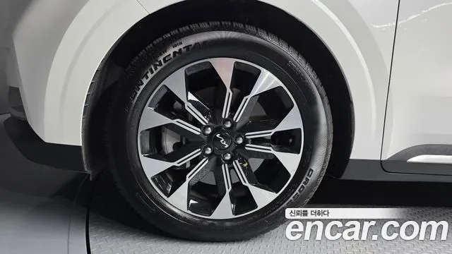 Kia Carnival 2023 thumb 4