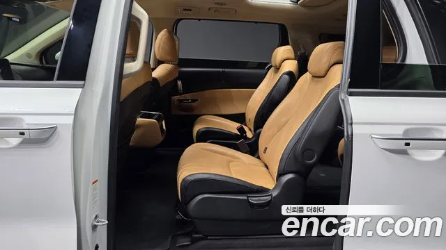 Kia Carnival 2023 thumb 11