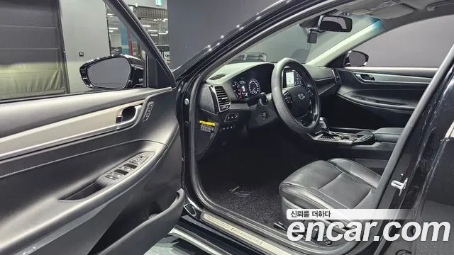 Hyundai Grandeur 2017 thumb 10