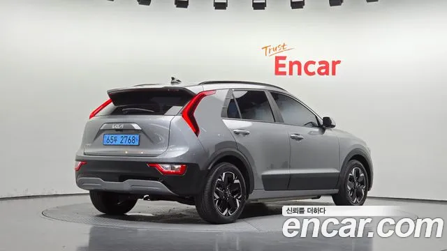 Kia Niro 2023 thumb 2