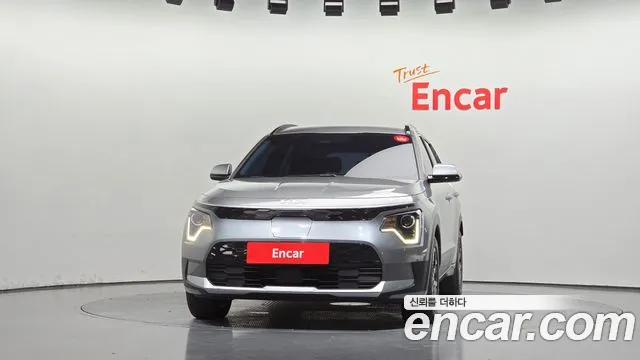 Kia Niro 2023 thumb 3