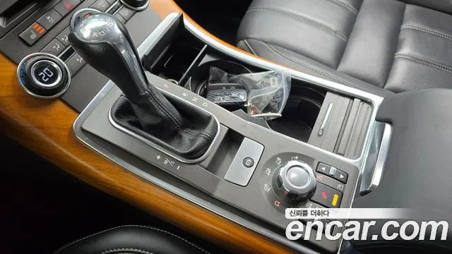 Land Rover Range Rover Sport 2011 thumb 8