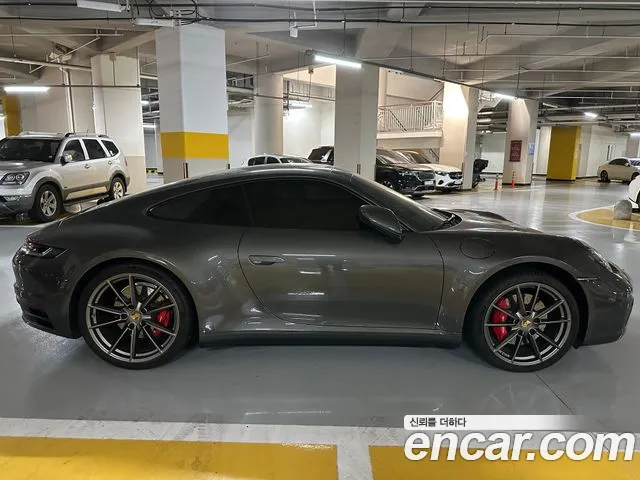 Porsche 911 2022 thumb 5
