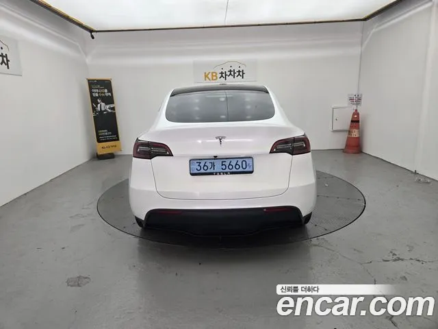 Tesla Model Y 2024 thumb 5