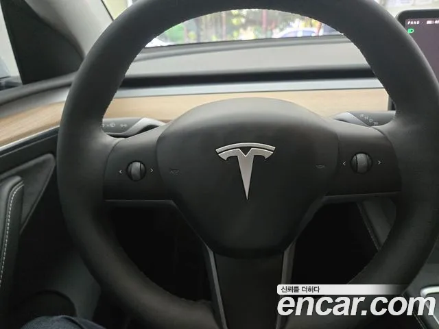 Tesla Model Y 2024 thumb 7