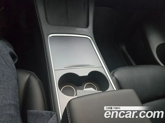 Tesla Model Y 2024 thumb 8
