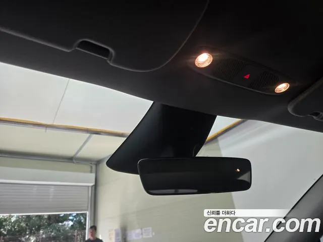 Tesla Model Y 2024 thumb 10