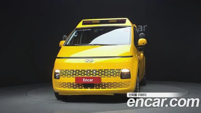 Hyundai Staria 2022 thumb 3