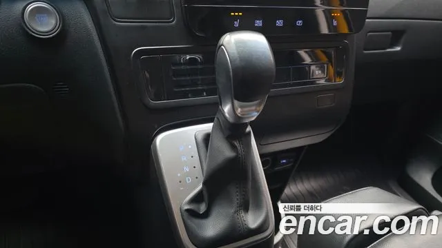 Hyundai Staria 2022 thumb 9