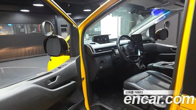 Hyundai Staria 2022 thumb 10