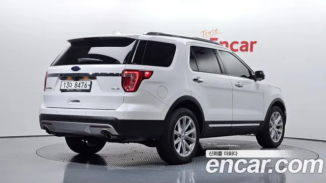 Ford Explorer 2017 thumb 2