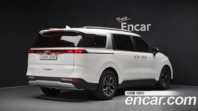 Kia Carnival 2023 thumb 2