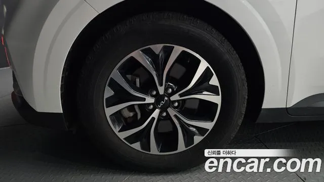 Kia Carnival 2023 thumb 5