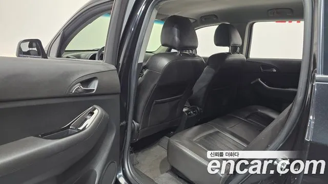 ChevroletGMDaewoo Orlando 2012 thumb 11