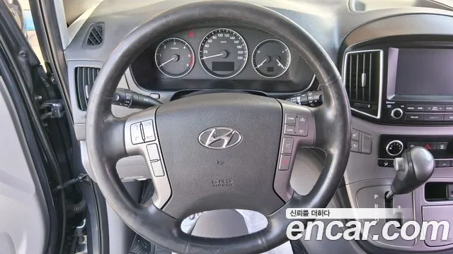 Hyundai Starex 2016 thumb 10