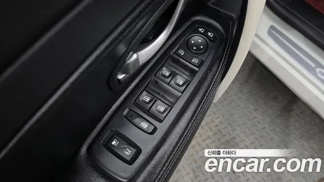 Renault-KoreaSamsung SM5 2012 thumb 12