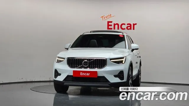 Volvo XC40 2023 thumb 3