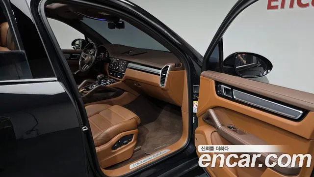 Porsche Cayenne 2022 thumb 11