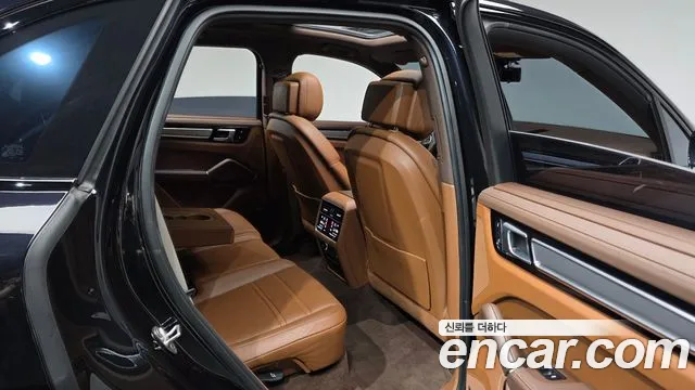 Porsche Cayenne 2022 thumb 12