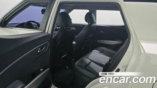 KG_Mobility_Ssangyong TIBOLI 2015 thumb 12