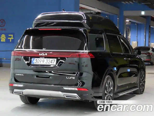 Kia Carnival 2022 thumb 4