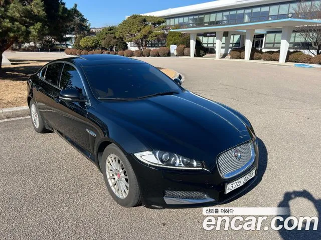Jaguar XF 2014 thumb 2